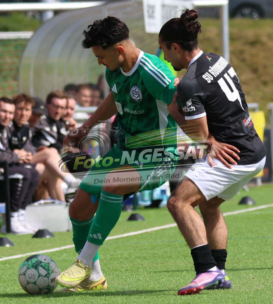 SV Rödinghausen - MSV Duisburg | Auf dem Bild zu sehen: schwarz SV Rödinghausen ; grün MSV Duisburg: SV Rödinghausen, MSV Duisburg, Saison 25/26, A-Jugend, Testspiel, Rödinghausen, Deutschland - Realisiert mit Pictrs.com