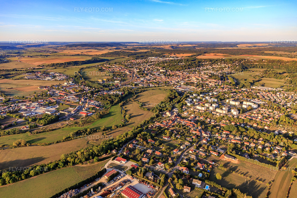 Aerial view: View of the town from the south in Neufchâteau in the state Vosges, France.Photo: IMG_118290.jpg taken on 09/15/2019 by Werner Riehm/FLY-FOTO.comResolution of the original: 5472 x 3648 px