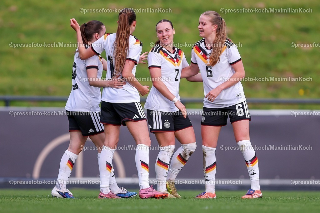 DFB16042601053 | 16.04.2026, Essen, Fußball, UEFA Womens UNDER 19 Championship qualification, Germany - France, Stadion Uhlenkrug, Saison 2025 / 2026: Torjubel nach dem Tor zum 2:1 durch Torschütze Helen Börner (Deutschland U19 #17)  zusammen mit  Marie Gmeineder (Deutschland U19 #06) Leonie Köpp (Deutschland U19 #09) Felicia Sophie Sträßer (Deutschland U19 #02)  DFB regulations prohibit any use of photographs as image sequences and or quasi-video.
