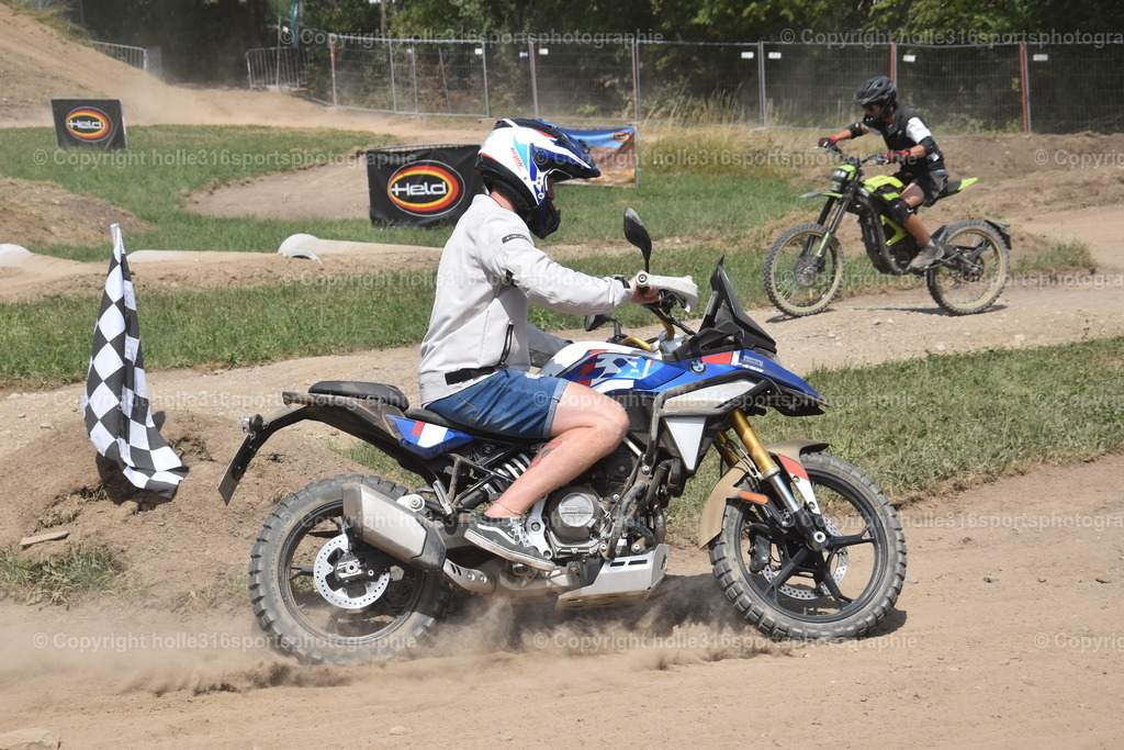 DSC_0419 | Sportfotografie , Motorsport, Motoross, Reitsport, Mointainbike, Enduro,
Landschaft , Outdoor, Eventfotografie, Landschaft, Bilder online bestellen - Realisiert mit Pictrs.com