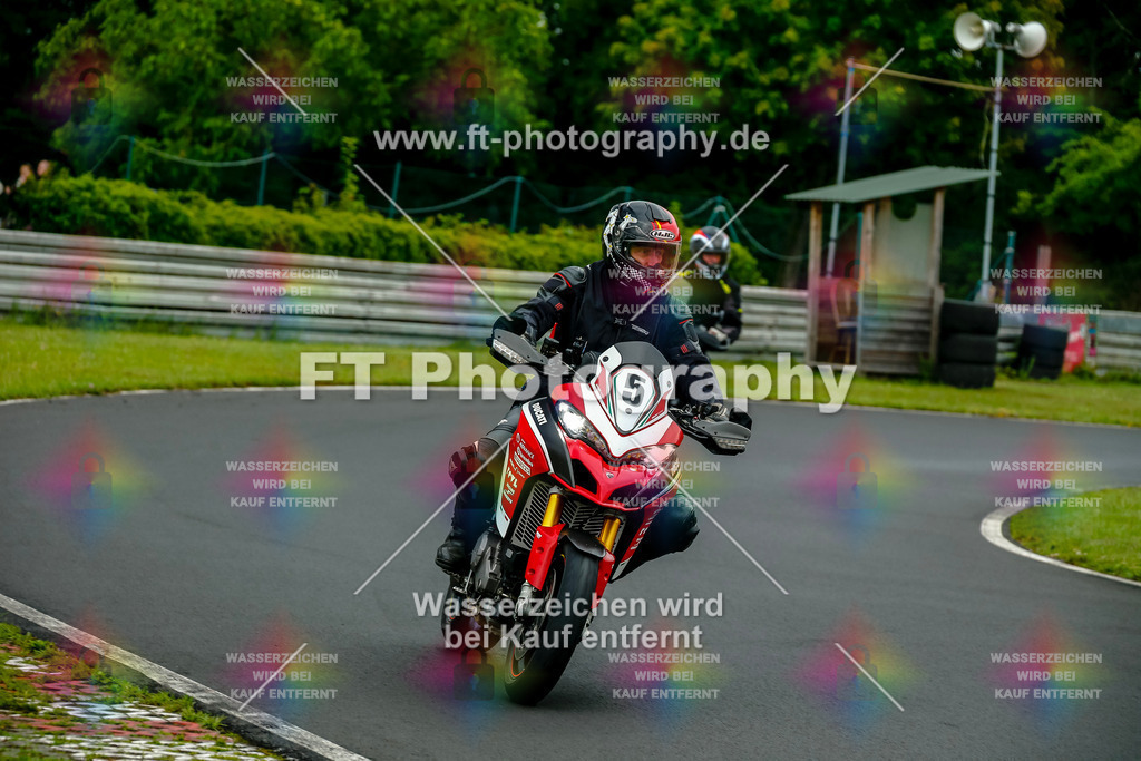 VBK-3590 | Hier findet Ihr Bilder von Touristenfahrten auf der Nürburgring Nordschleife oder von anderen Veranstaltungen die ich besucht habe. Viel Spass beim Durch Schauen 