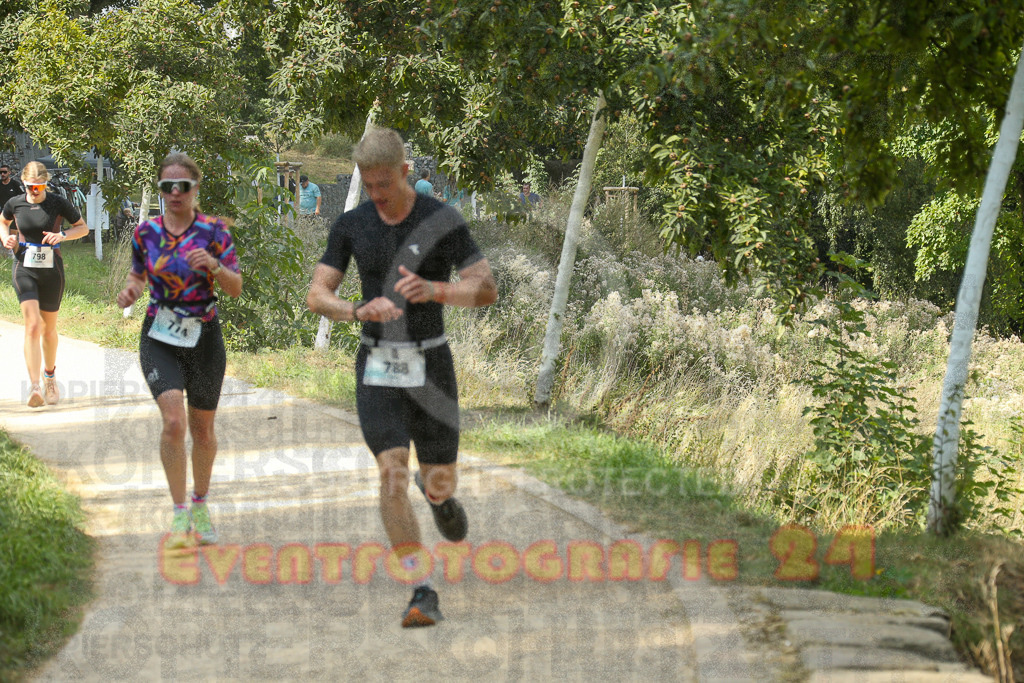 250824_1455_EX1_8037 | Sportfotografie im Rhein-Sieg Kreis, Köln, Bonn, NRW, Rheinland Pfalz, Hessen, etc. Unser Tätigkeitsfeld umfasst den Laufsport vom Volkslauf über den Marathon, Duathlon, Triathon bis zum Ultralauf wie Kölnpfad Ultra oder Schindertrail.