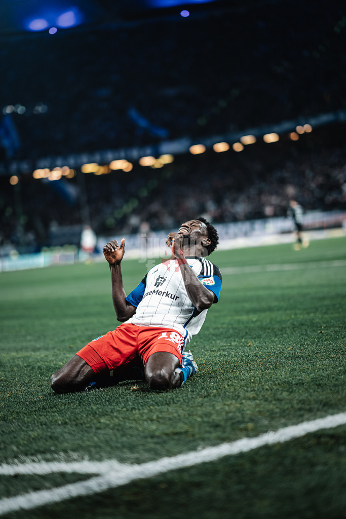 Fußball | Männer | Saison 2023/2024 | 2. Fußball-Bundesliga | 12. Spieltag | Hamburger SV vs. 1. FC Magdeburg | 04.11.2023 | Bakery Jatta (#18, HSV) jubelt nach seinem Tor