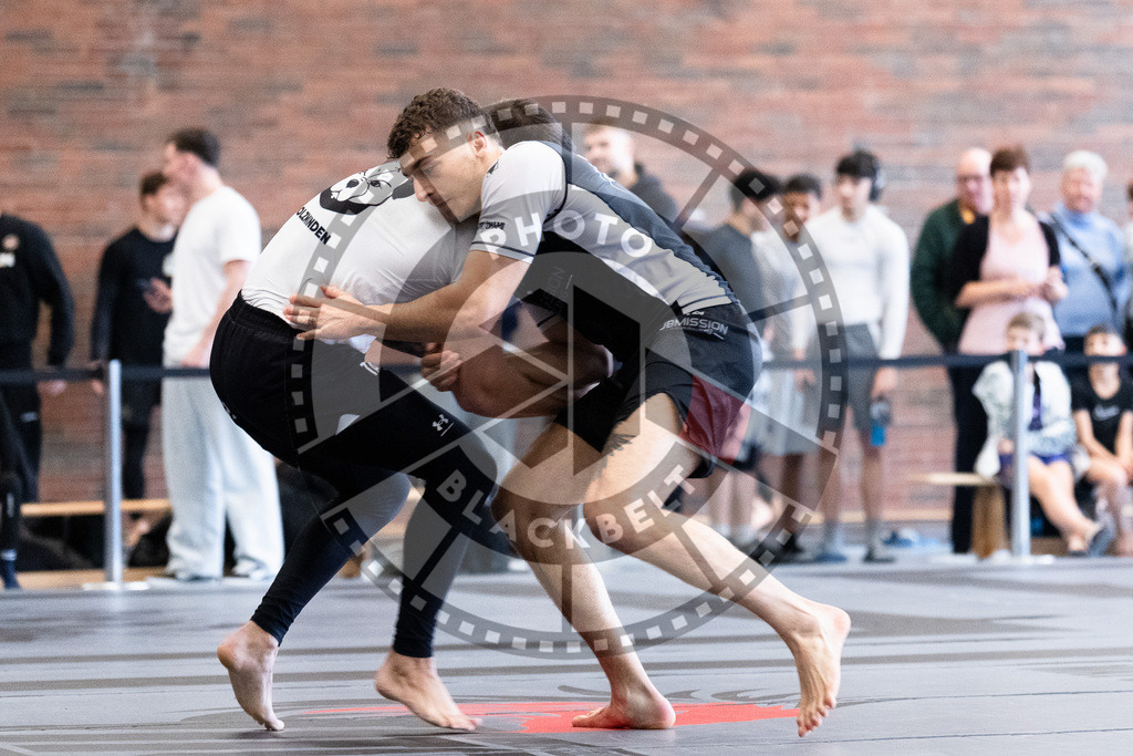 20251129PBB5397 | Fighters compete during the luta livre competition ILLCS XI winter edition on November 29, 2025 in Hannover, Germany.