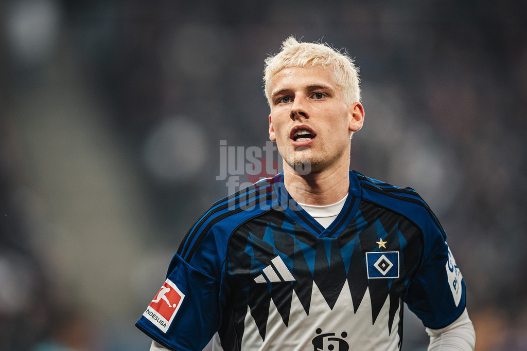 Fußball | Männer | Saison 2025/2026 | 1. Fußball-Bundesliga | 31. Spieltag | Hamburger SV vs. TSG Hoffenheim | 25.04.2026 | Albert Gronbaek (#23, HSV)