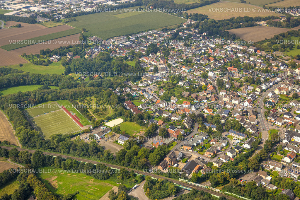 Unna230901114 | Luftbild, Wohngebiet Kleistraße, Sonnenschule und Sportplatz Karlstraße, Massen, Unna, Ruhrgebiet, Nordrhein-Westfalen, Deutschland