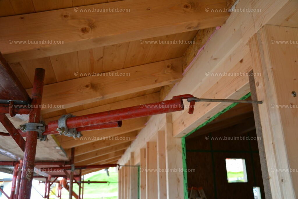 bib-lg09-holzbau-0213 | Nach LV-Leistungsgruppen sortierte Detailfotos über den Bau eines Hauses. Alle Hausbau-Bilder direkt vom Urheber und Autor der Website Haus-Selber-Bauen.com
