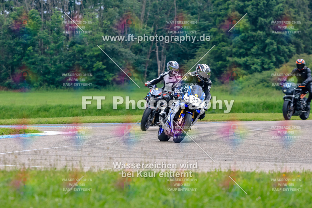 MotoTeam-8000 | Hier findet Ihr Bilder von Touristenfahrten auf der Nürburgring Nordschleife oder von anderen Veranstaltungen die ich besucht habe. Viel Spass beim Durch Schauen 