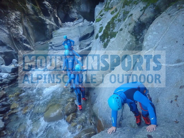 P2010048 | Bestelle die Bilder deines Berg- oder Wasser-Abenteuers mit Mountain Sports bequem von zu Hause aus direkt über unseren Online Fotoshop von pictrs.com. - Realisiert mit Pictrs.com
