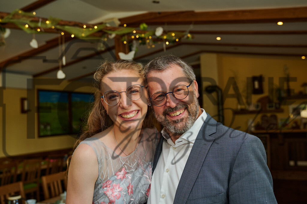 HuS_DSC2500 | Fotobox, Portraitfotografie, Hochzeitsfotografie, Bewerbungsfoto - Realisiert mit Pictrs.com