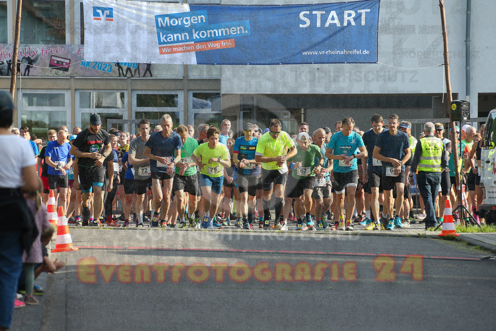 230804_1802_EX1_3594 | Sportfotografie im Rhein-Sieg Kreis, Köln, Bonn, NRW, Rheinland Pfalz, Hessen, etc. Unser Tätigkeitsfeld umfasst den Laufsport vom Volkslauf über den Marathon, Duathlon, Triathon bis zum Ultralauf wie Kölnpfad Ultra oder Schindertrail.