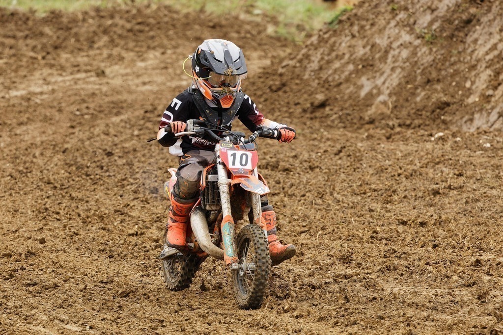 Motocross_Gerstetten_250802_2836 | Fotopresso – Sportfotografie in Heidenheim & Umgebung. Professionelle Sportfotografie für unvergessliche Momente. Dynamische Action-Shots, emotionale Szenen & hochwertige Bilder. - Realisiert mit Pictrs.com