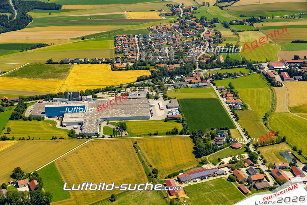 Aktuelles Luftbild von Aich Bodenkirchen - Die Luftaufnahme wurde 2022 mittels UL-Flugzeug erstellt ( keine Drohne ) - hochauflösende Kamera-Systeme von  Canon -Beste Qualität - Für grossformatige Ausdrucke geeignet. Die Geschenkidee !