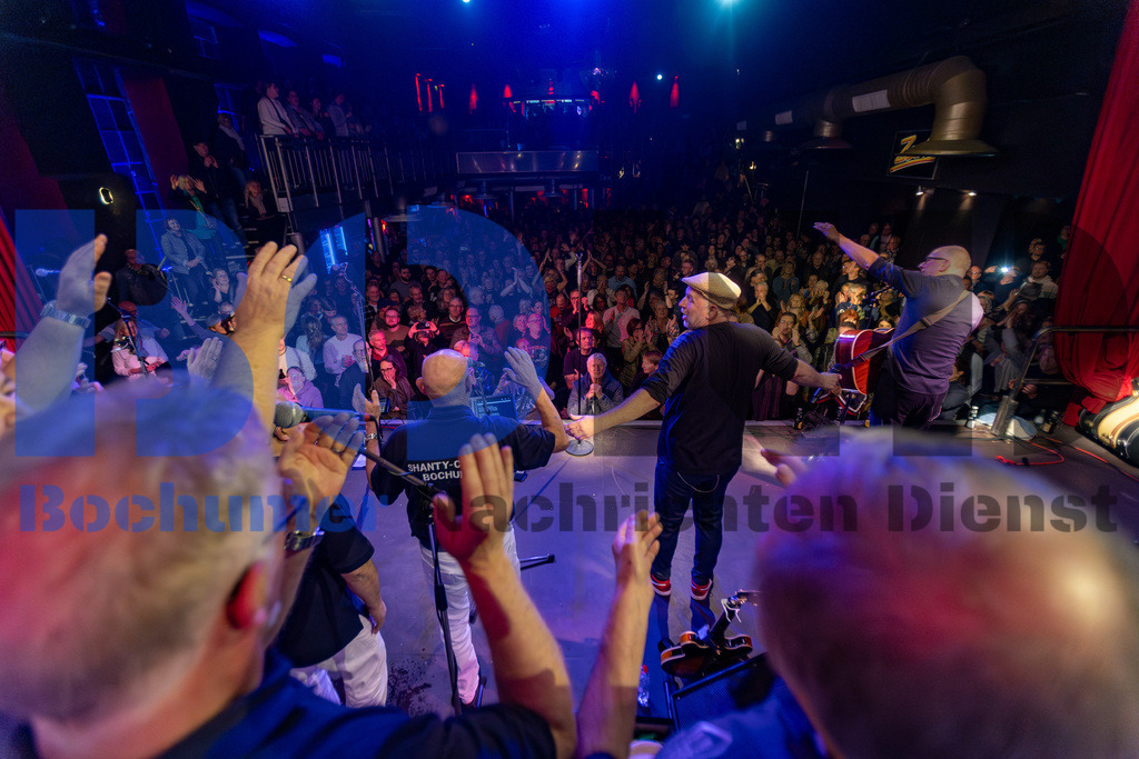 SES_GBAZEC20241227-108 | bond - Realisiert mit Pictrs.com