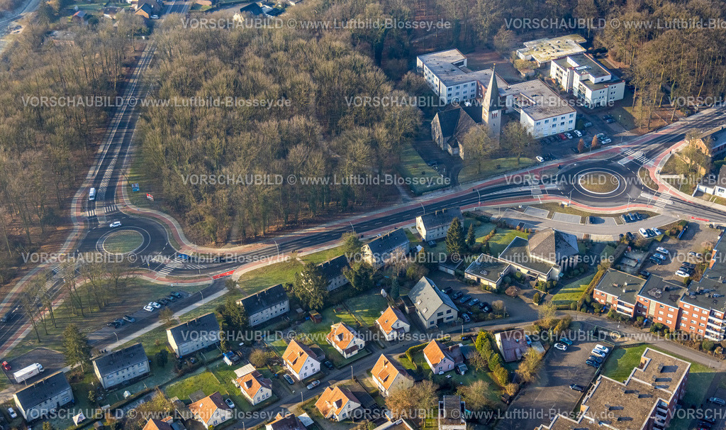 Hamm250201033Bockum-Hoevel | Luftbild, links neuer Kreisverkehr Hammer Straße und Bülowstraße, neuer Kreisverkehr Hammer Straße und Friedrich-Ebert-Straße neben der evang. Kreuzkirche Gemeinde mit Kita Kindergarten, undten evangelisch-freikirchliche Gemeinde Bockum-Hövel (Baptisten), Waldgebiet, Bockum-Hövel, Hamm, Ruhrgebiet, Nordrhein-Westfalen, Deutschland