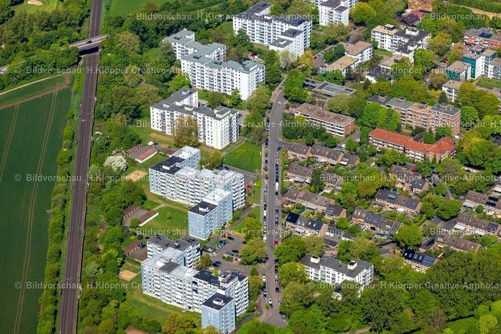 Luftbilder Neuss Erftal-1082 | Luftbild Hochhäuser im Wohngebiet einer industriell gefertigten Plattenbau- Siedlung an der Euskirchener Straße in Neuss im Bundesland Nordrhein-Westfalen, Deutschland. - Realisiert mit Pictrs.com