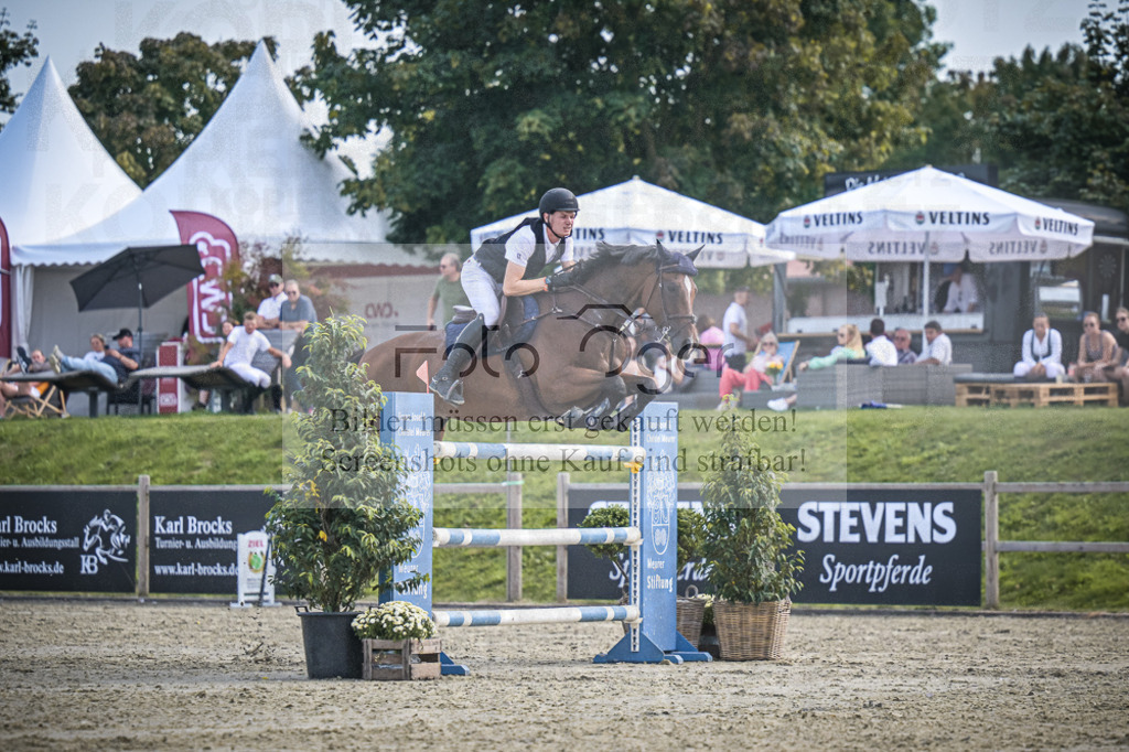DOS_0725 | Entdecke hochwertige Reitturnierfotos von Foto Oger. Professionell, emotional und authentisch – jetzt Lieblingsmomente im Shop bestellen.Deutschlandweite Turnierfotografie. - Realisiert mit Pictrs.com