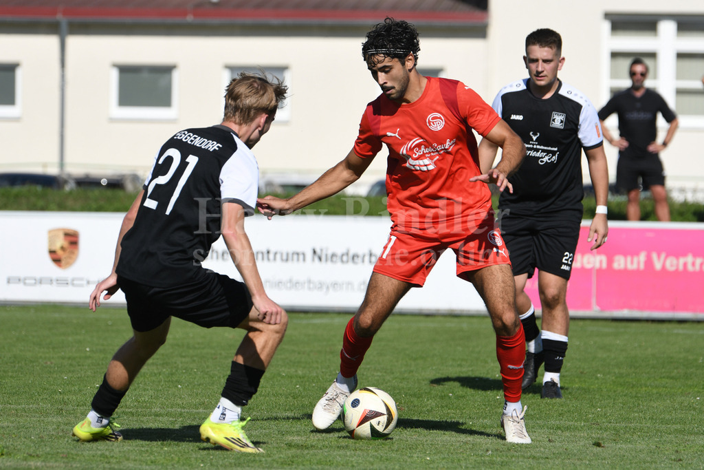 SpVgg Plattling : SpVgg GW Deggendorf | Arda Ulukus (SpVgg Plattling) gegen Marlon Limmer (SpVggGW Deggendorf) #21 - Realisiert mit Pictrs.com