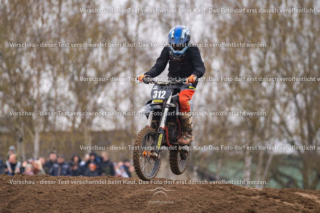 20260412_MCCBensdorf-1163 | Sportfotografin aus Berlin-Brandenburg mit Fokus auf Motocross. Ich halte deine sportliche Leistung und echte Emotionen auf und neben der Strecke professionell fest. Entdecke die Fotos von deinem Rennen und bestelle sie direkt hier im Shop.
