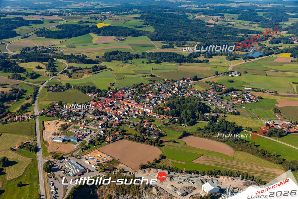 Das Luftbild der Stadt Winklarn wurde 2021 vom Flugzeug heraus erstellt (keine Drohne) Aufnahmehöhe ca.450 Meter- hohe Bildauflösung und Druck-Qualität garantiert!