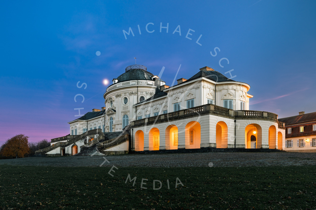 2025-10-30 Herbst Schloss Solitude Stuttgart 009 | Schwotte Media - Realisiert mit Pictrs.com