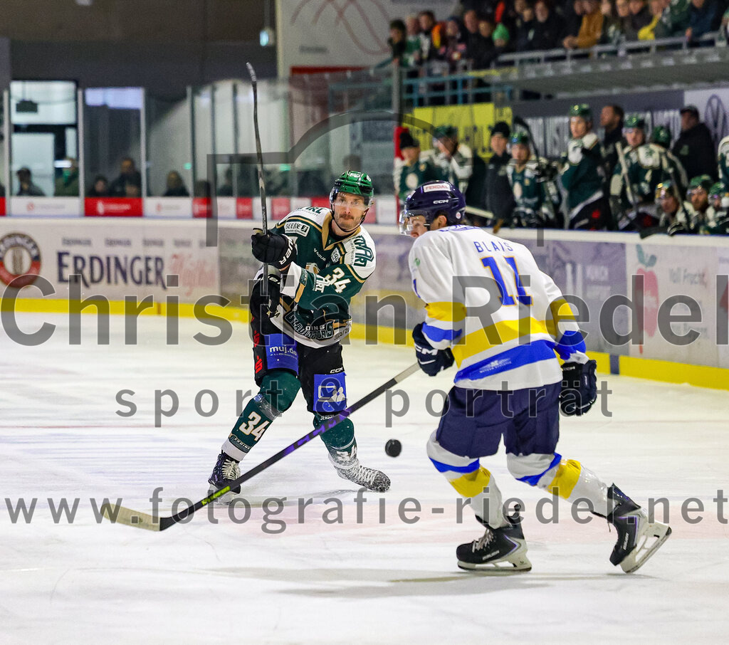 2026-01-09_042_TSV_Erding_gegen_Stuttgart_Rebels | Erding, Deutschland, 09.01.2026:Eishockey, Oberliga Süd 2025 / 2026, 35. Spieltag, TSV Erding gegen Stuttgart Rebels, Endergebnis: Bastian Cramer (Erding Gladiators, #34), Alex Blais (Stuttgart Rebels, #11)Foto: Christian Riedel / fotografie-riedel.net