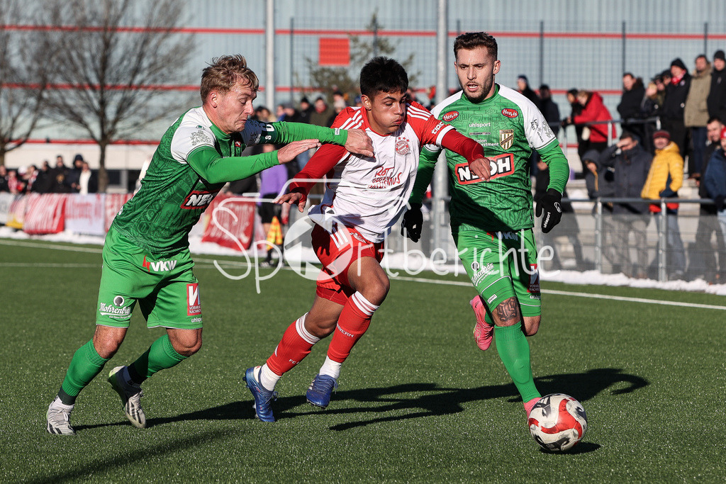 FC Bayern Amateure - SC Austria Lustenau | GMEINER (SCA #7) im Duell mit Matteo PEREZ VINLOEF (FCB #3) /Zweikampf
