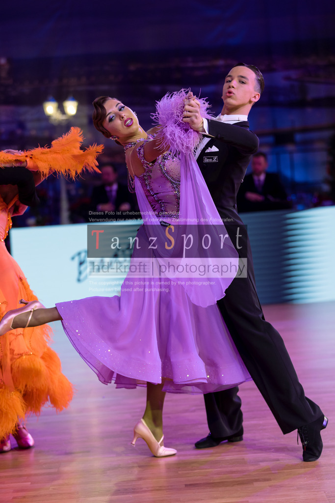 20241215_WDSF_Int_Open_Std-Riga-8707 | Tanzsportbilder, Standardtanz, Lateintanz, WDSF, DTV, LTVB, dancecomp, goc, hessen tanzt, blaues band der spree, walzer, tango, wiener walzer, slowfox, quickstepp, samba, rumba, cha-cha-cha, paso doble. jive, hd-kroft photography, turniertanzsport