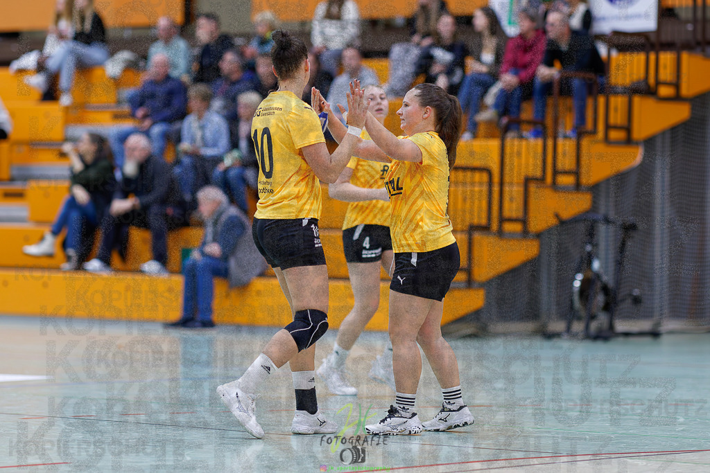 Frauen Oberliga Mitte (HHV); HSG Kleenheim/Langgöns II - HSG Eibelshausen/Ewersbach | Frauen Oberliga Mitte (HHV); HSG Kleenheim/Langgöns II - HSG Eibelshausen/Ewersbach am 01.11.2025 in Oberkleen (Weidig-Halle)Photo © 2025 - Jörg Heinrich - Realisiert mit Pictrs.com