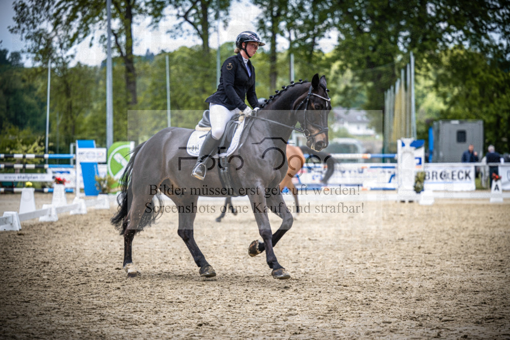 DOS_1656 | Reitturnier Venne - Realisiert mit Pictrs.com