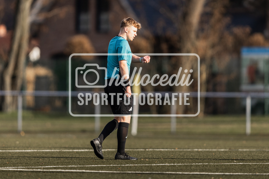 Fußball I Herren I Saison 2025-2026 I Freundschaftsspiel I VFL Osnabrück A-Junioren - JFV Bremen-012 | Nico Krone (Schiedsrichter) - Realisiert mit Pictrs.com