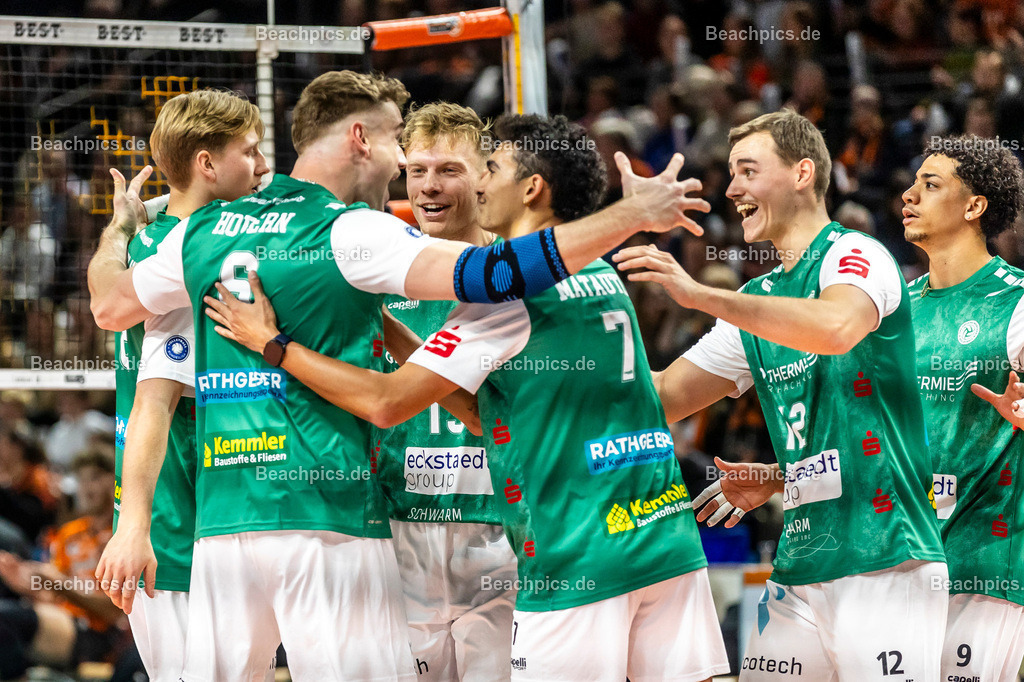 2024-00111605-Bundesliga-BR-Volleys-Haching-München |  16.11.2024; Berlin Foto: Gerold Rebsch - www.beachpics.de