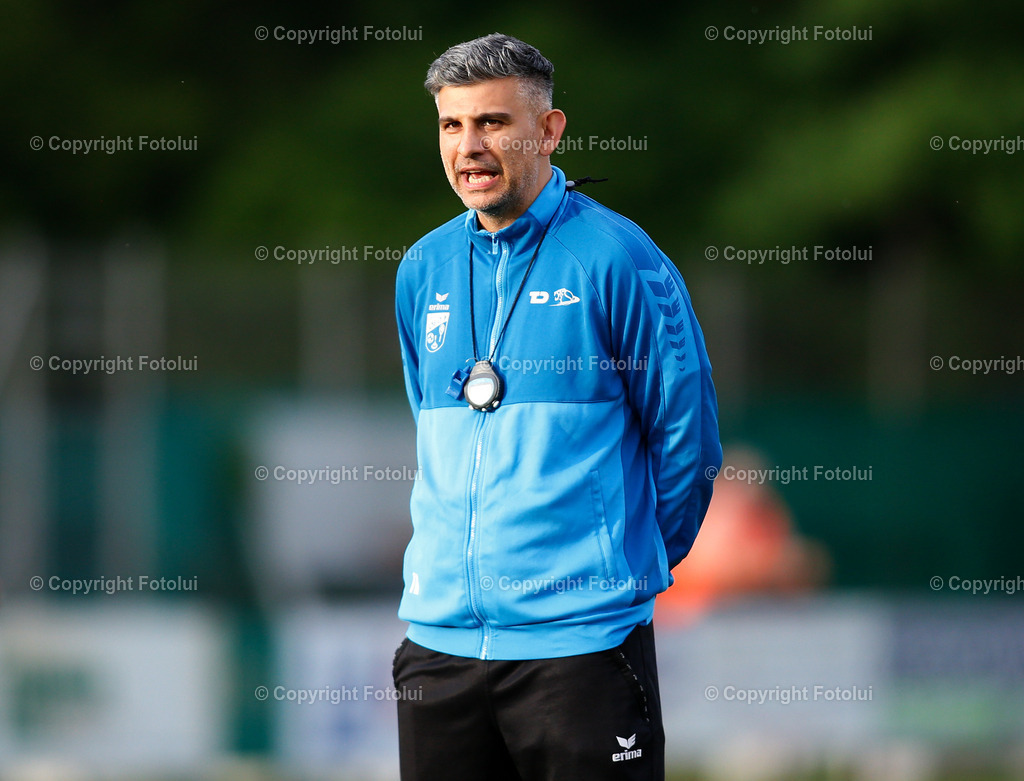 A_LUI_08052026_01 | SPORT FUSSBALL REGIONALLIGA MITTE ASKOE OEDT-SC KALSDORF 08.05.2026 IM BILD: CO TRAINER ADIS BESIC (OEDT) UND (KALSDORF)FOTOLUI