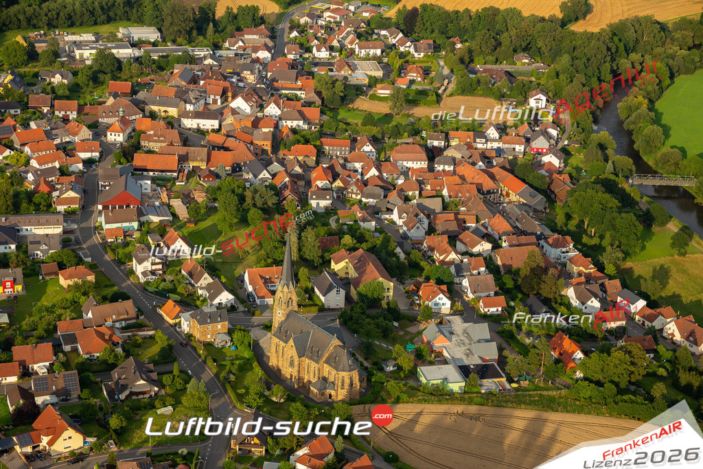 Das Luftbild zeigt :  Schwürbitz - Die Luftaufnahme wurde 2024 vom UL-Flugzeug aus erstellt ( keine Drohne ) - Hochauflösende Luftaufnahme - Für grossformatige Ausdrucke geeignet. Die Geschenkidee !Mit Lizenz und Bildrechte bestellbar