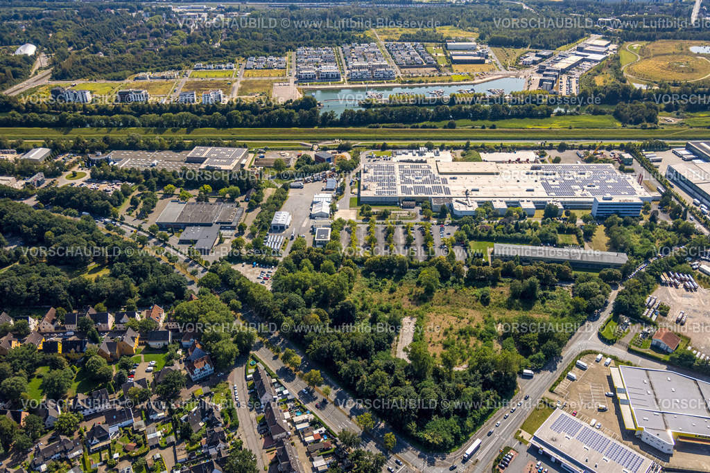 Gelsenkirchen240808584GE-Nord | Luftbild, Gewerbegebiet Emscher-Ost mit Vaillant Werk Gelsenkirchen, hinten neues Stadtquartier Graf Bismarck Wohnanlage und Stölting Marina Yachthafen am Rhein-Herne-Kanal, Bismarck, Gelsenkirchen, Ruhrgebiet, Nordrhein-Westfalen, Deutschland