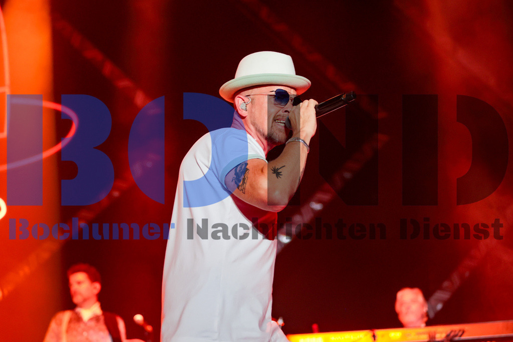 Zeltfestival Ruhr 2024 - Jan Delay  {date} -  | {headline}(Foto: Sebastian Sendlak / BOND) - Realisiert mit Pictrs.com