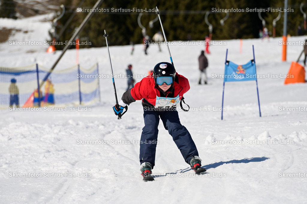 SRF_27.02.2026_956 | Skirennfotos,Serfaus,Fiss,Ladis,Kinderskirennen,Winter,Tirol,Oberland,skirace,SFL,feelfree,weil wir's genießen,ski,Ski,skifahren,Sonnenplateau, - Realisiert mit Pictrs.com