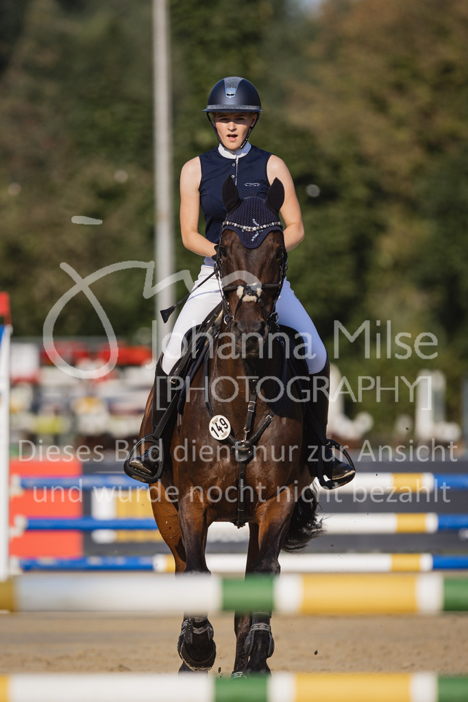 230823_Delbrueck_Stil-A1-138 | Deine schönsten Turniermomente als professionelle Fotos! Entdecke hochwertige Pferdesport-Fotografie im Online-Shop. Jetzt Fotos finden & bestellen!