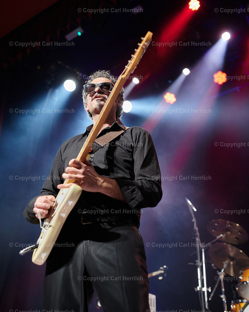 DSC_7315 | High End Portraits. Einzelportrait Paarportrait Gruppenportrait Künstlerportrait Bandportzait Bühnenfotografie Fashion Lifestyle Urbanlife  - Realisiert mit Pictrs.com