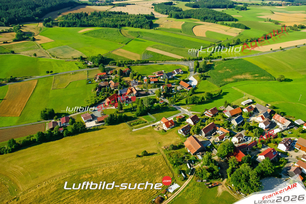 Die Luftaufnahme Seitenbach - Mistelgau wurde vom UL-Flugzeug (keine Drohne) aus fotografiert.Hohe Druck- Auflösung-die Geschenkidee!