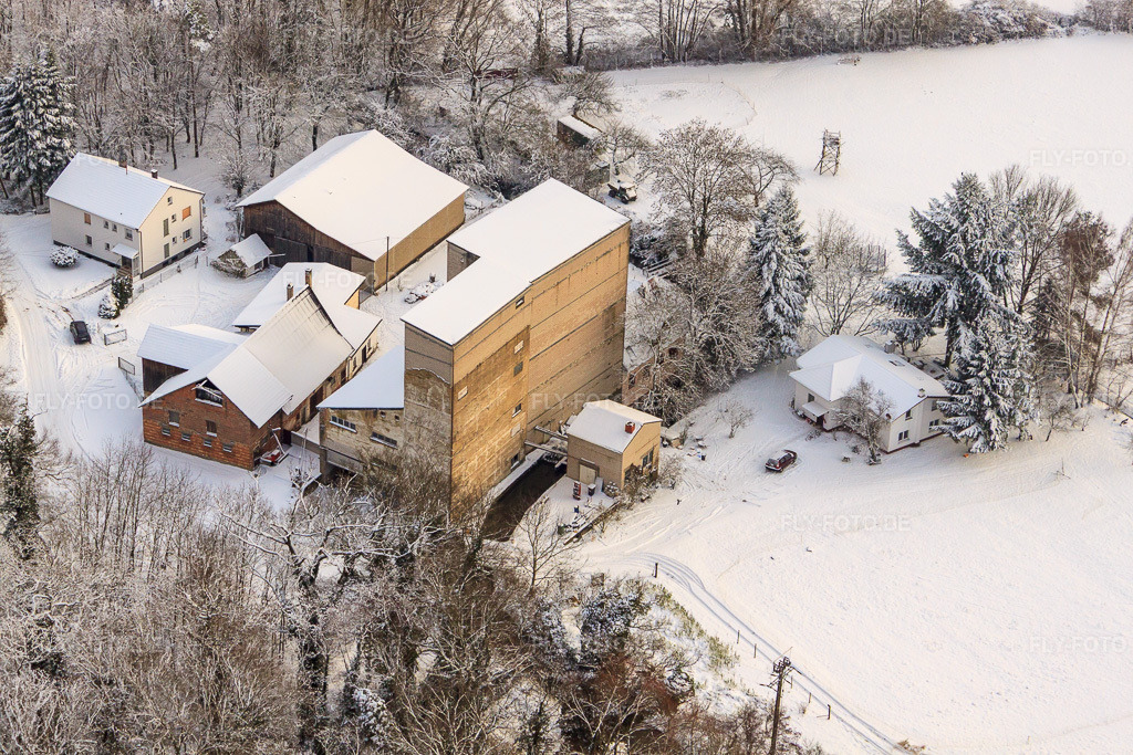 Luftbild: Hardtmühle im Winter bei Schnee in Kandel im Bundesland Rheinland-Pfalz in Deutschland. Foto: IMG_36063.jpg vom 18.12.2010 durch Werner Riehm/FLY-FOTO.de