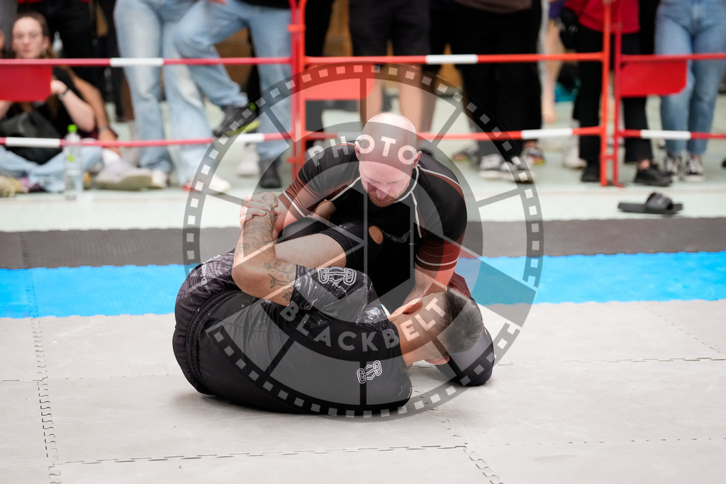 20250920PBB4765 | Athletes compete during the AJP Tour Hamburg International Jiu-Jitsu Championship, on September 20, 2025 in Hamburg, Germany. © Chiara Dazi / photoblackbelt