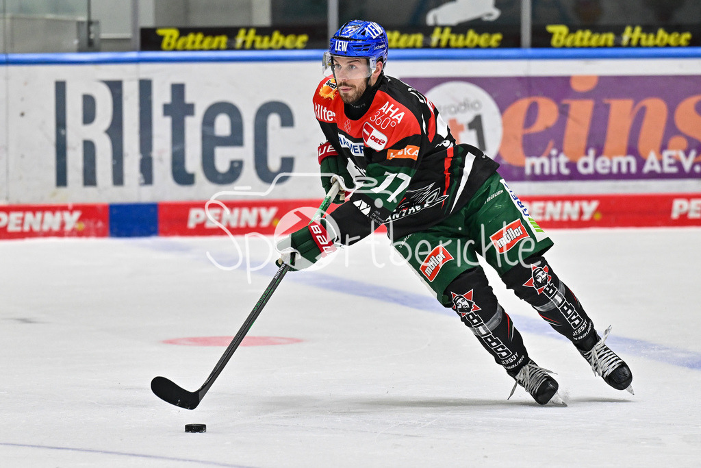 Augsburger Panther - ERC Ingolstadt | am Puck Luca TOSTO (Augsburger Panther #77) / Freisteller / Einzelfoto / DEL: Augsburger Panther - ERC Ingolstadt, Curt Frenzel Stadion am 26.01.2025