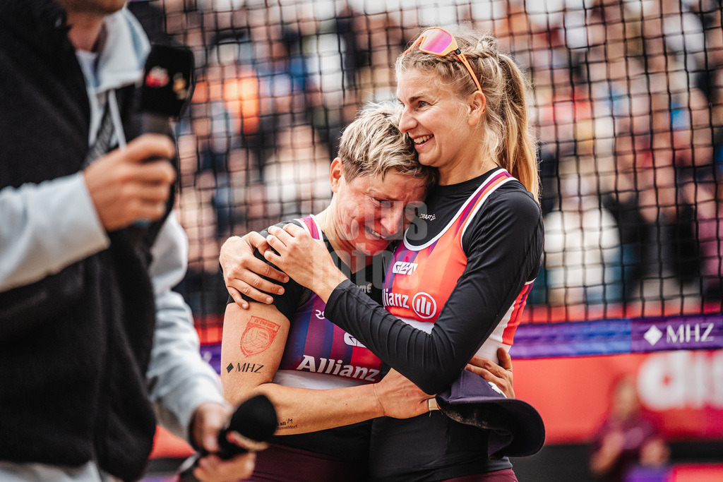 Beachvolleyball | Frauen | Allianz German Beach Tour 2026 | Tourstop Düsseldorf | 17.05.2026 | v.l. Melanie Gernert und Nele Barber gewinnen das Turnier in Düsseldorf