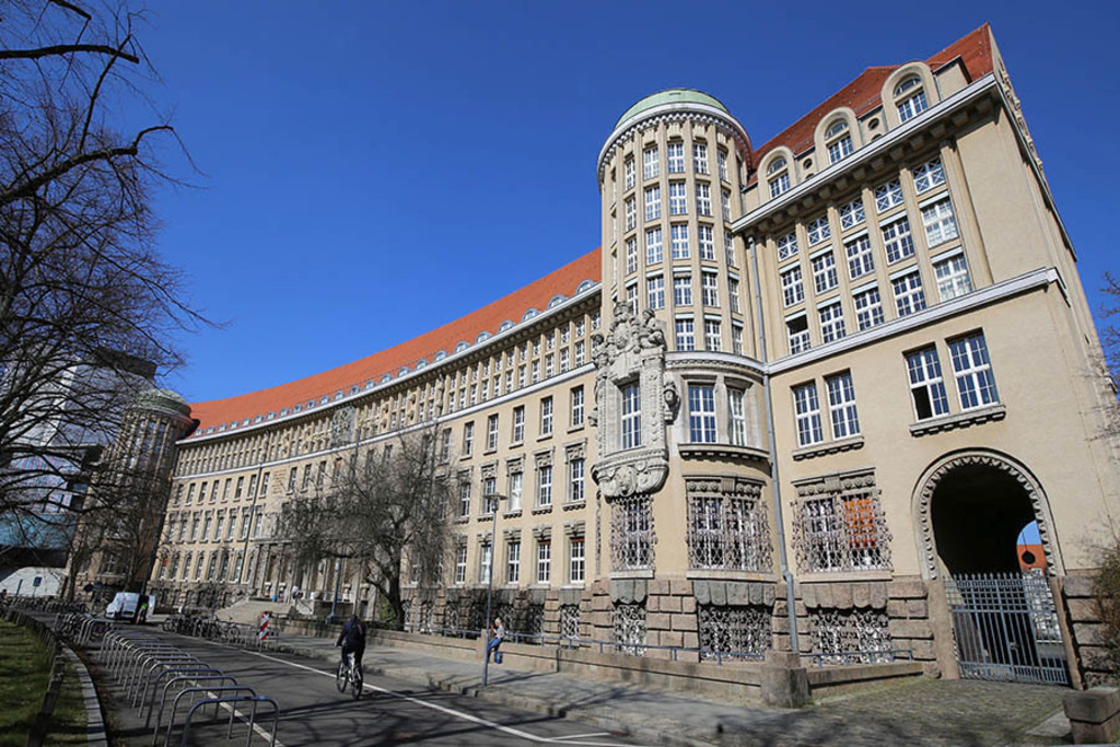 Bildlexikon Leipzig - Deutsche Nationalbibliothek | Das Team hinter BILDLEXIKON LEIPZIG bündelt historische wie aktuelle Informationen über die Stadt Leipzig in Text und Bild auf einer Plattform und stellt diese der interessierten Öffentlichkeit zur Verfügung.