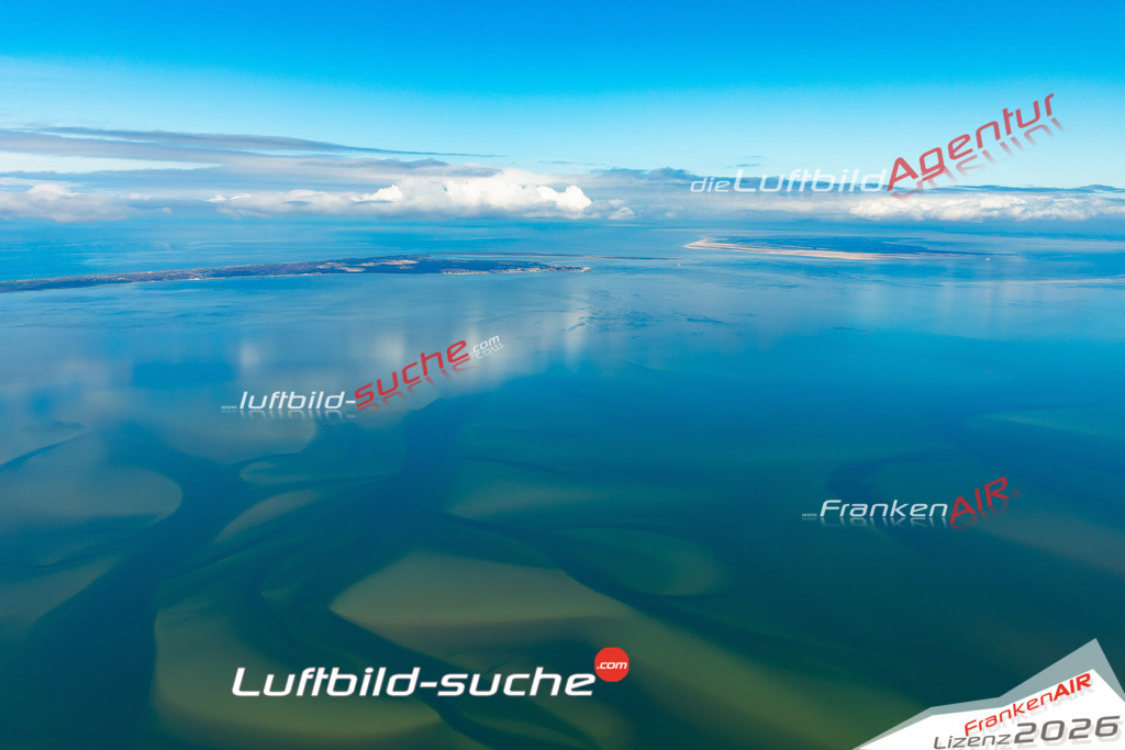 Die Luftaufnahme Nordsee - List auf Sylt wurde 2022 vom Flugzeug aus (keine Drohne) erstellt. Hohe Auflösung -für große Poster und Wandbilder geeignet - Garantiert!