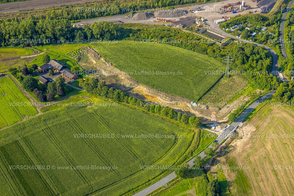 Beckum230805505 | Luftbild, Wiesen und Felder mit Baustelle am Hellbach, landwirtschaftlicher Hof, Neubeckum, Beckum, Münsterland, Nordrhein-Westfalen, Deutschland
