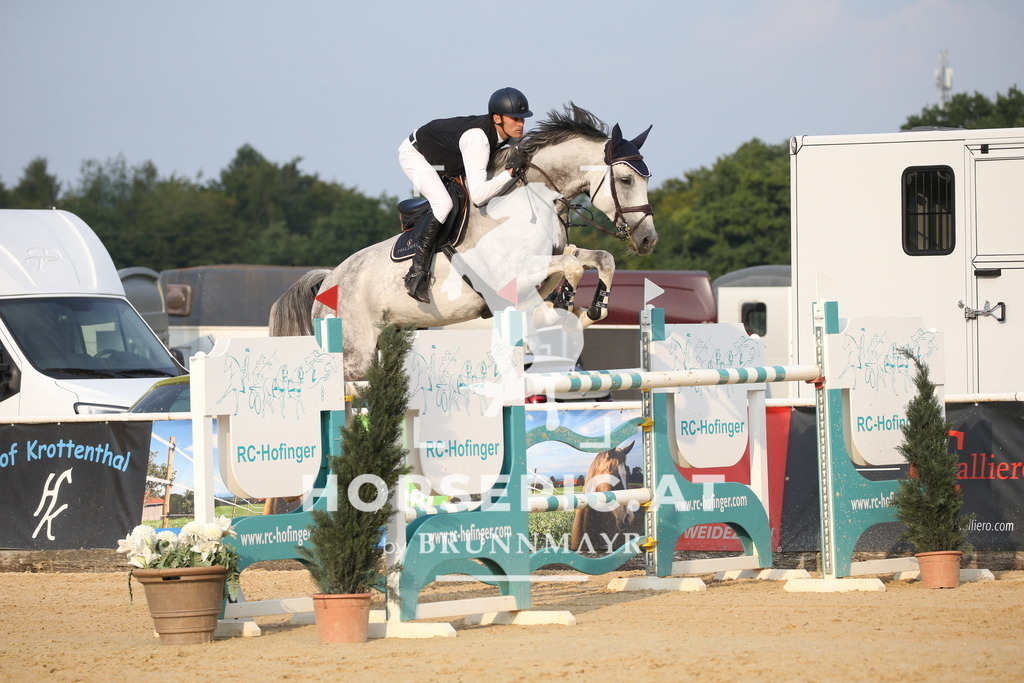 DL2Q5566 | Willkommen bei Brunnmayr - Design & Fotografie – Ihrem Spezialisten für Reitturniere und Pferdeveranstaltungen in Oberösterreich, Salzburg und Bayern! Seit über 17 Jahren sind wir leidenschaftlich dabei.