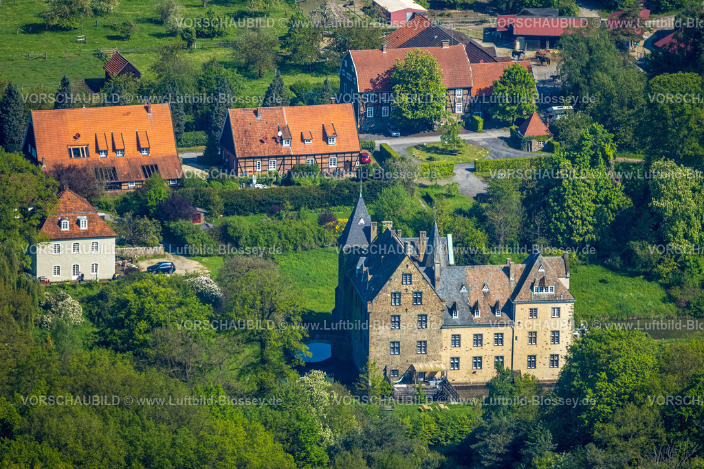 Arnsberg230500181 | Luftbild, Schloss Höllinghofen, Wasserschloss, Voßwinkel, Arnsberg, Sauerland, Nordrhein-Westfalen, Deutschland