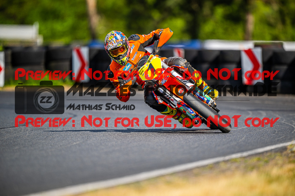 MaZZes_FotoMatrix_220528_3195 | Fotograf Mathias Schmid
Sportfotograf,
Eventfotograf,
Hochzeitsfotograf,
Portraitfotograf